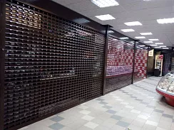 Решетчатые витринные рольставни 3000*2000
